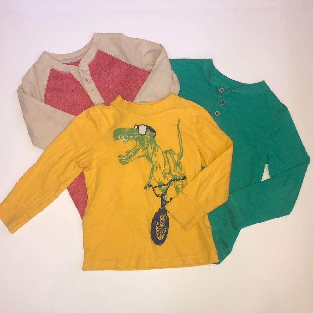 Boys long sleeved T-shirts size 4T